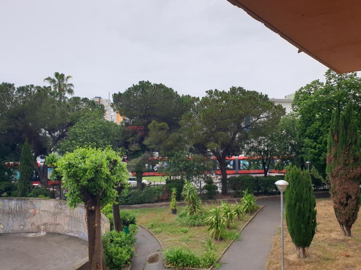 Appartements Renove 2023 Proche Aeroport 5Min, Gare Sncf 2 Min, Tramway Au Pied De L'Immeuble , Parking Possible, Renovated Apartments 2023 Near The Airport 5 Min, Train Station 2 Min, Tram Next To The Building 1 Min, Parking Possible Nice Exteriér fotografie