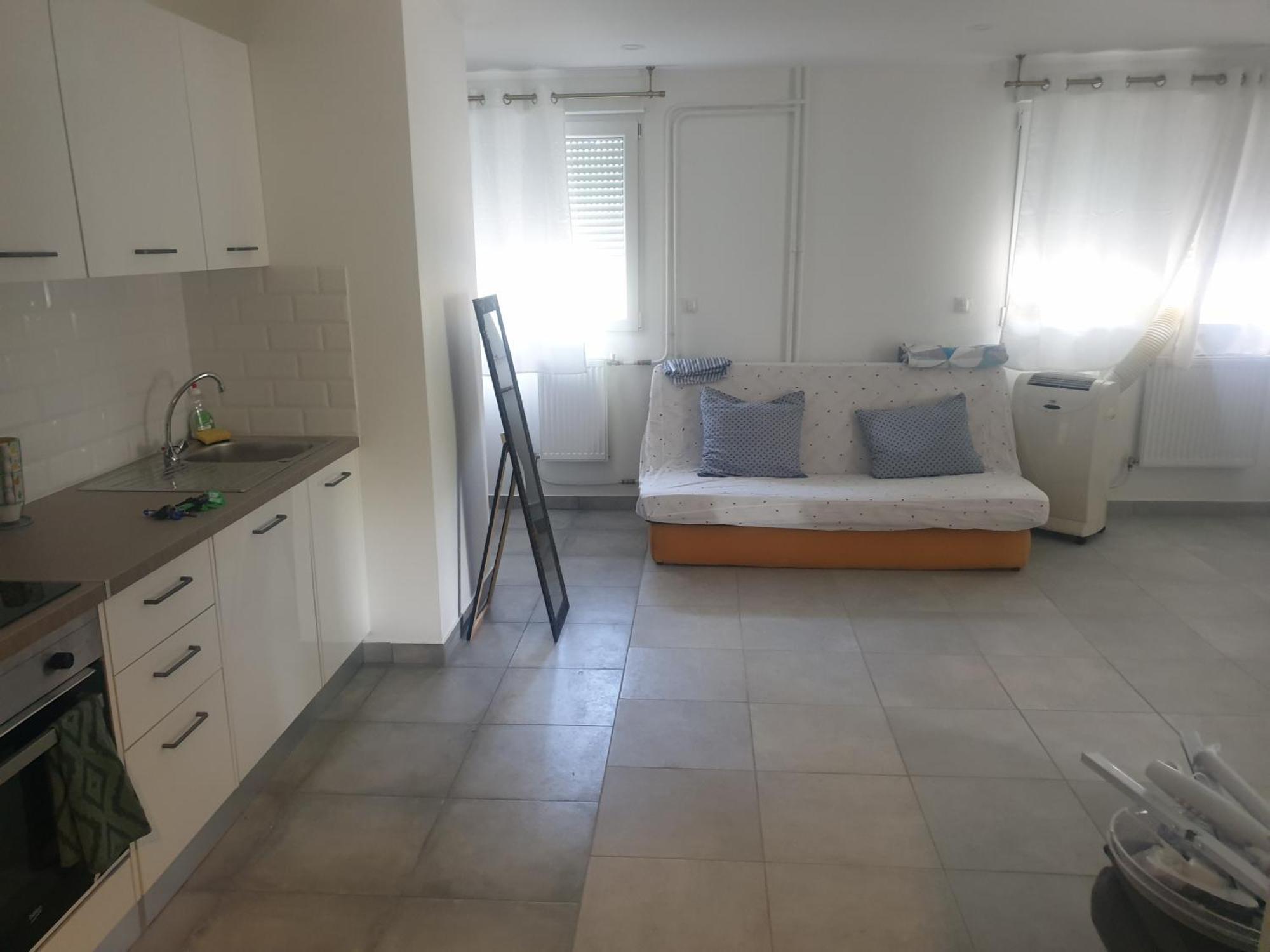 Appartements Renove 2023 Proche Aeroport 5Min, Gare Sncf 2 Min, Tramway Au Pied De L'Immeuble , Parking Possible, Renovated Apartments 2023 Near The Airport 5 Min, Train Station 2 Min, Tram Next To The Building 1 Min, Parking Possible Nice Pokoj fotografie