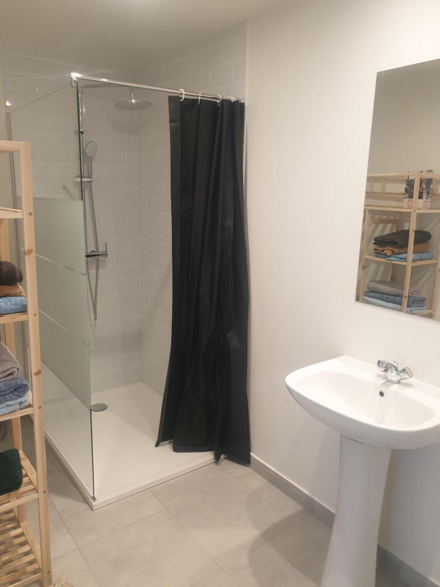 Appartements Renove 2023 Proche Aeroport 5Min, Gare Sncf 2 Min, Tramway Au Pied De L'Immeuble , Parking Possible, Renovated Apartments 2023 Near The Airport 5 Min, Train Station 2 Min, Tram Next To The Building 1 Min, Parking Possible Nice Pokoj fotografie