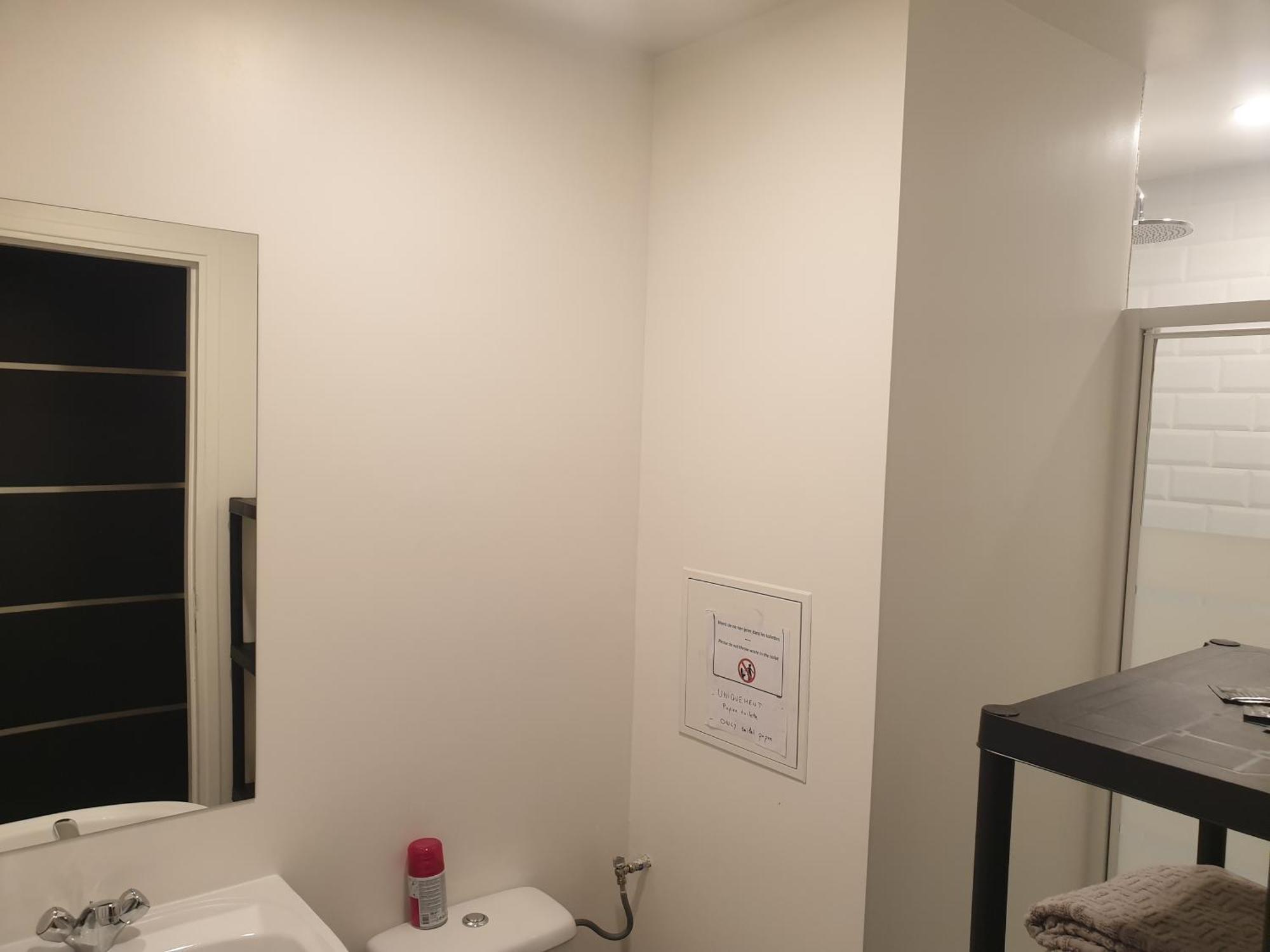 Appartements Renove 2023 Proche Aeroport 5Min, Gare Sncf 2 Min, Tramway Au Pied De L'Immeuble , Parking Possible, Renovated Apartments 2023 Near The Airport 5 Min, Train Station 2 Min, Tram Next To The Building 1 Min, Parking Possible Nice Pokoj fotografie