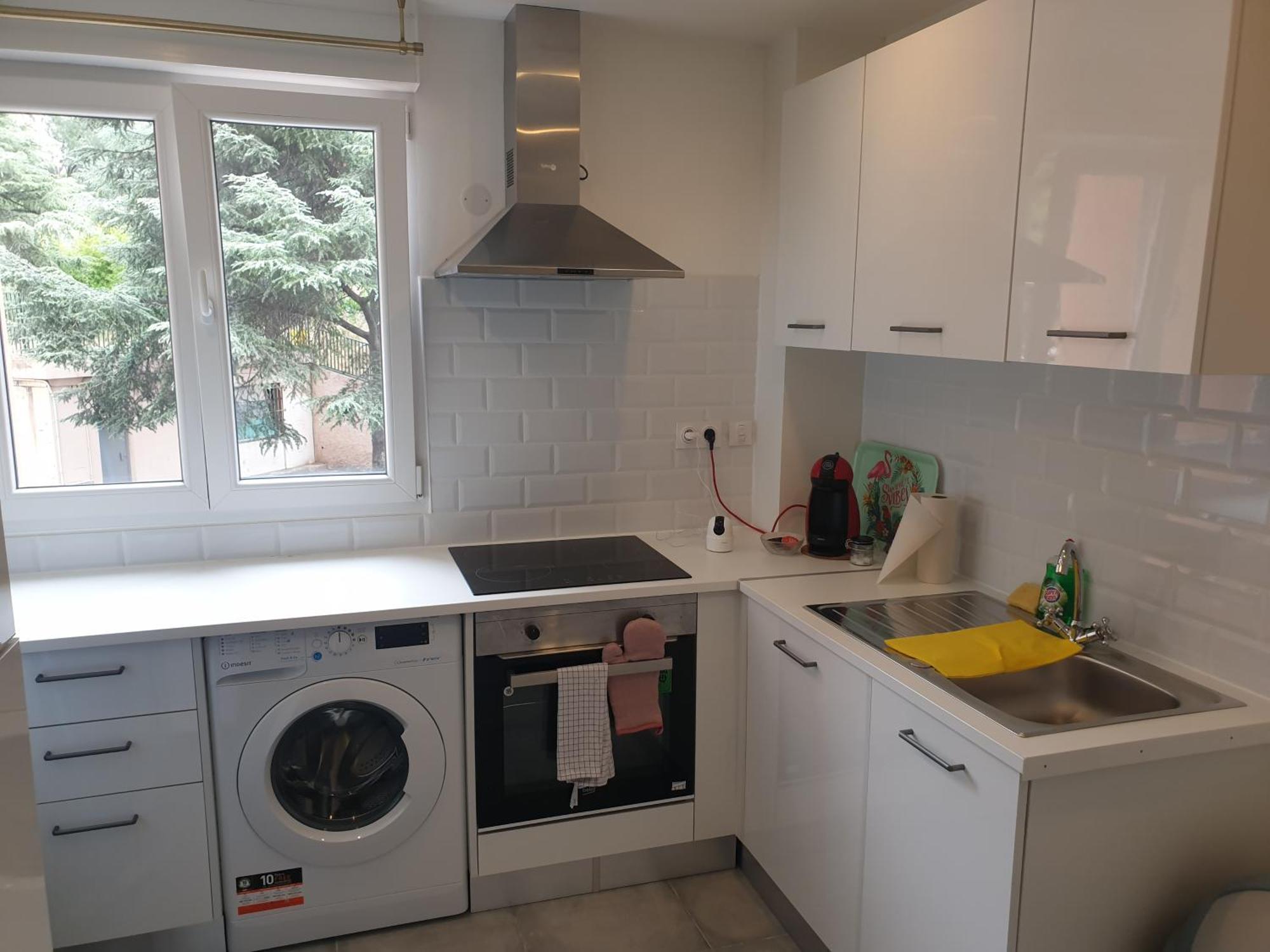 Appartements Renove 2023 Proche Aeroport 5Min, Gare Sncf 2 Min, Tramway Au Pied De L'Immeuble , Parking Possible, Renovated Apartments 2023 Near The Airport 5 Min, Train Station 2 Min, Tram Next To The Building 1 Min, Parking Possible Nice Pokoj fotografie